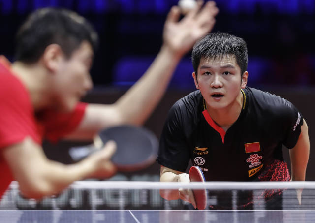 板伯利自上 板伯利自上